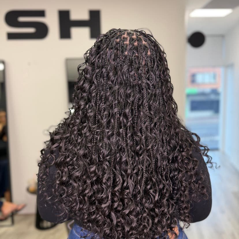 Braiding work by DEEBRAIDZ